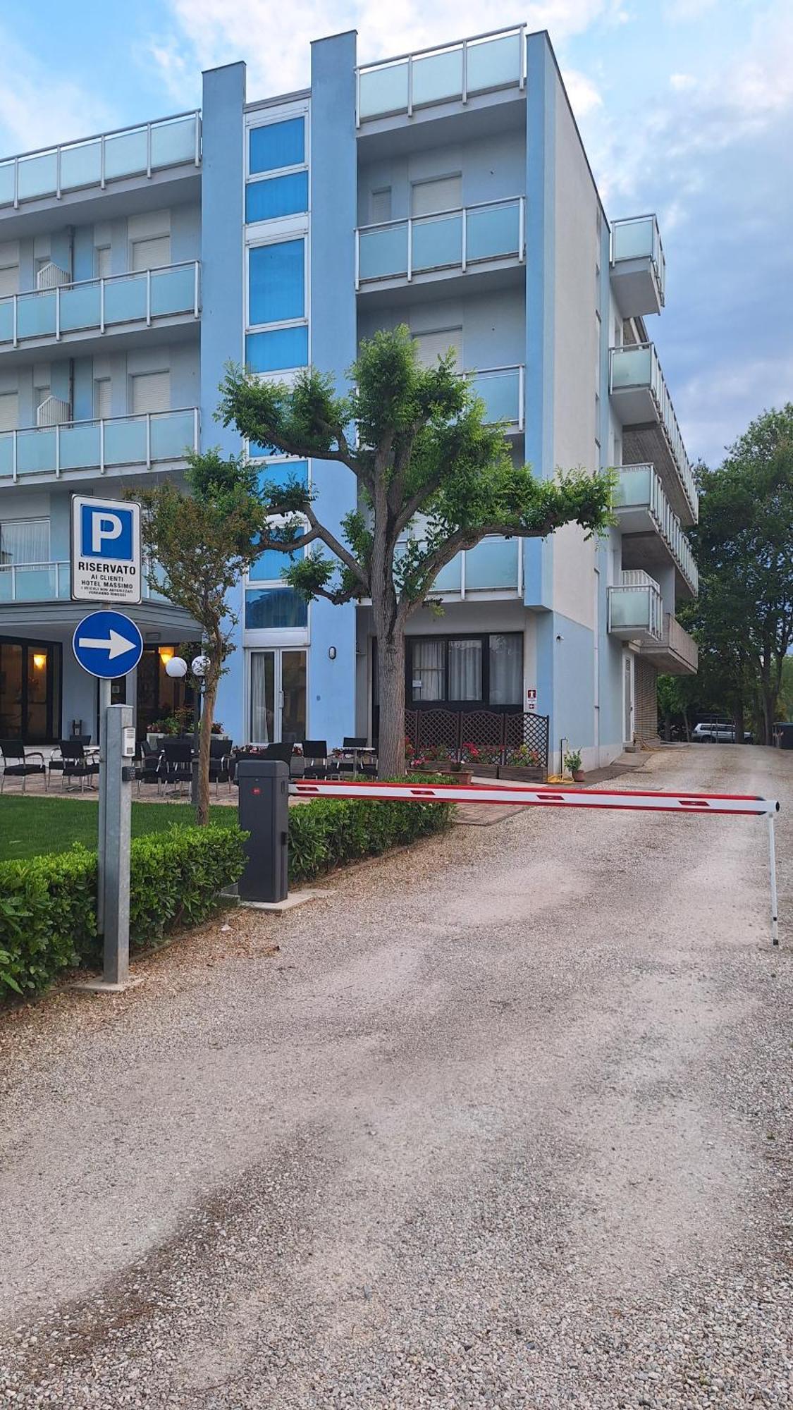 Hotel Massimo 切尔维亚 外观 照片